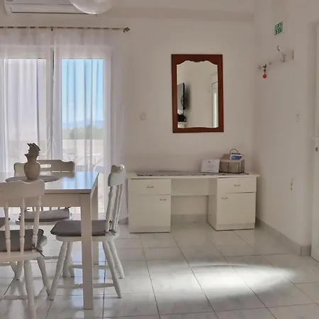 Elena Apartment *