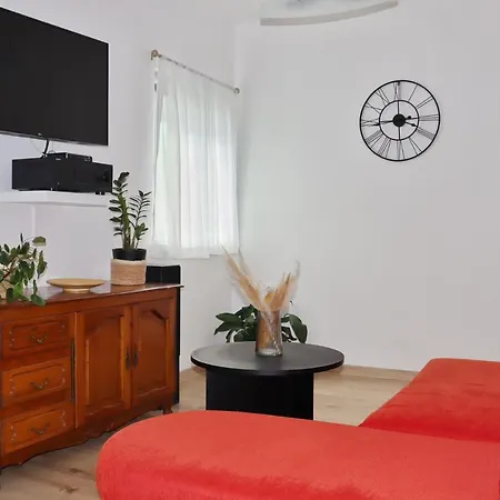 Apartment Elena *
